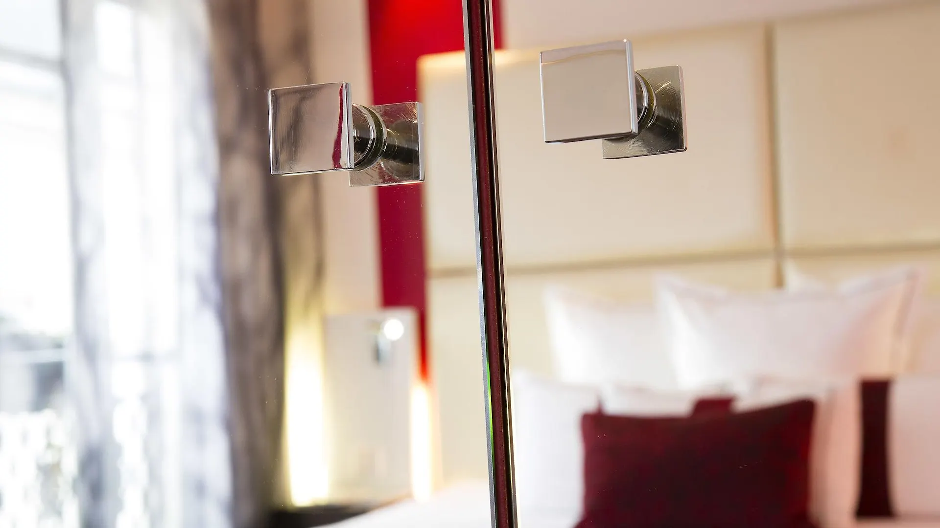 Grand Hotel Saint Michel Paris
