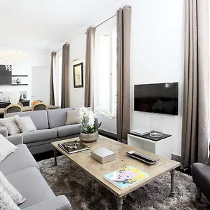 Apartment Livinparis - Luxury 3 Bedrooms Le Louvre I, Paris