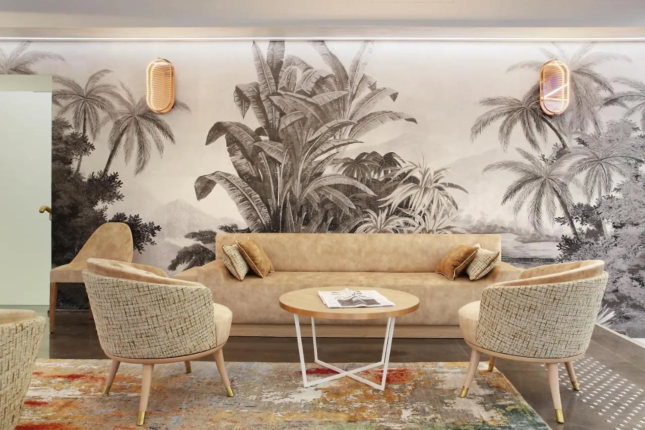 פריז Grand Hotel Saint Michel 4*,