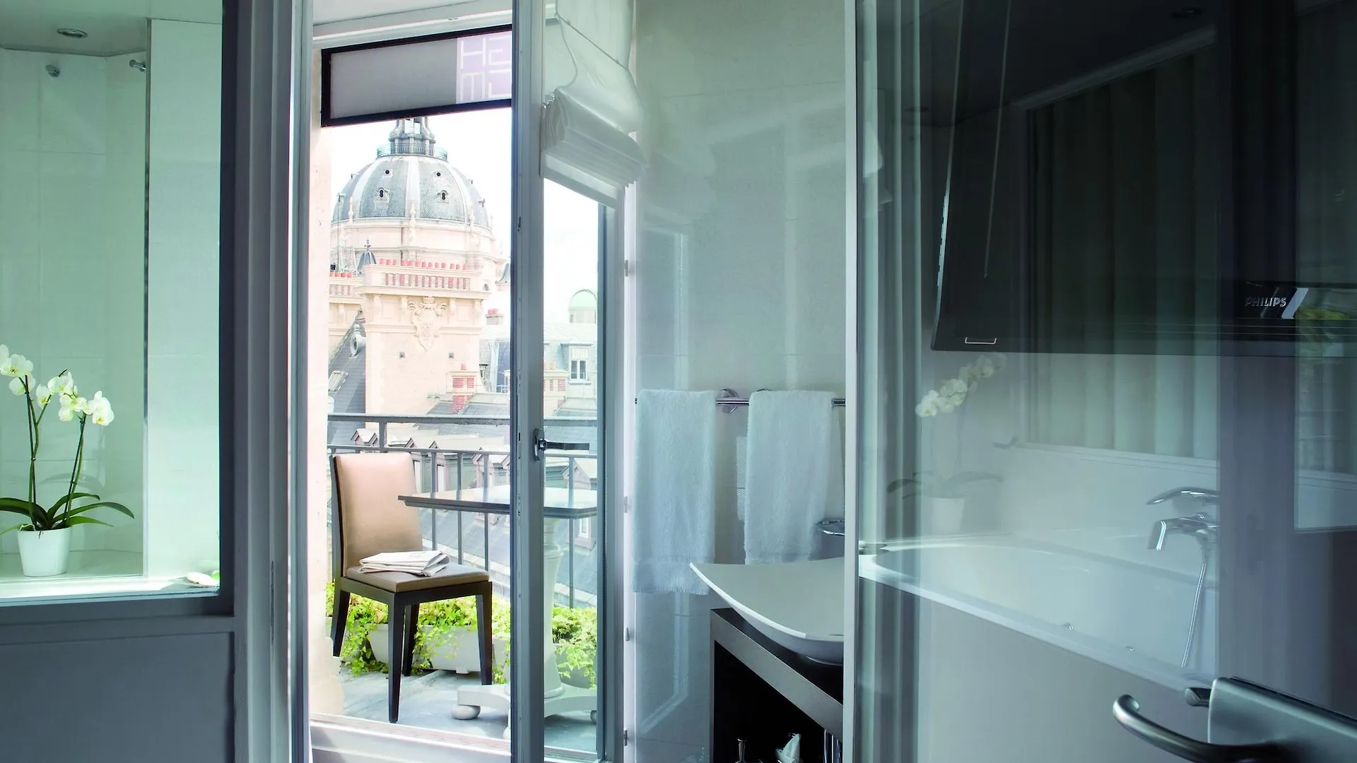 פריז Grand Hotel Saint Michel 4*,  צרפת