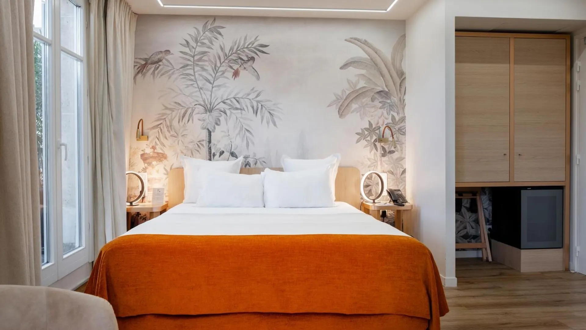 Grand Hotel Saint Michel Paris 4*,