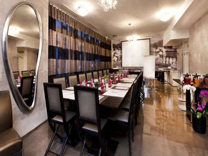 פריז Grand Hotel Saint Michel